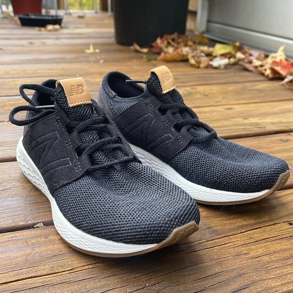 Like New- New Balance Sneakers size 7